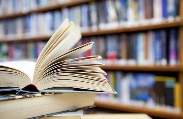 أهمية القراءة في عصر التكنولوجيا: كيف تبني القراءة عقولًا قوية؟